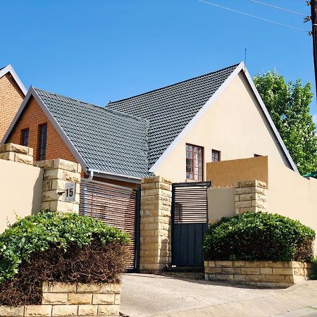 Blue Crane Guesthouse Maseru Exterior photo